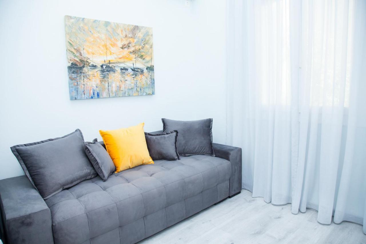 Sunny And Minimal Apt In Glyfada With 3 Bdrm Athènes Extérieur photo
